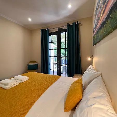 Briola By Analodges *