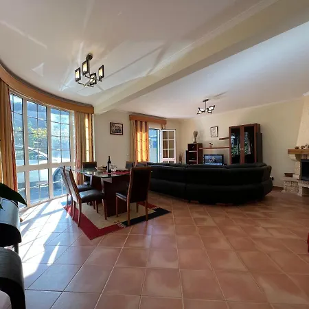 בית נופש Briola By Analodges *