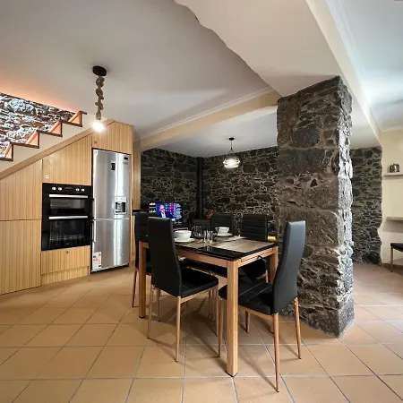 Briola By Analodges *