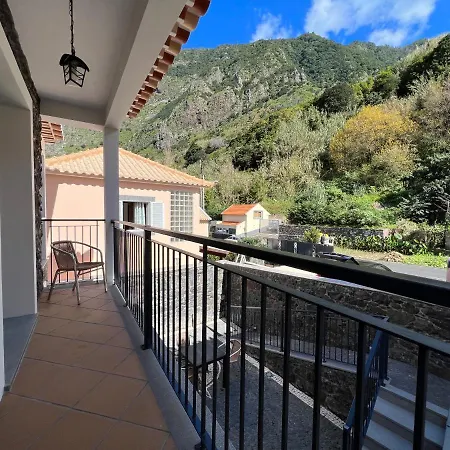 בית נופש Briola By Analodges *